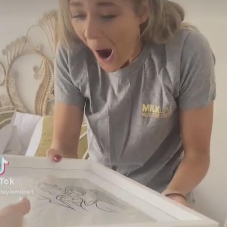 Black Line Drawing - Image 17